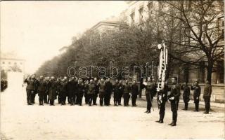 1921 Őfelsége IV. Károly királyeskütétele, visszatérési kísérlet, katonák / Charles I of Austria's attempt at return, soldiers. Schäffer Ármin photo (EK)