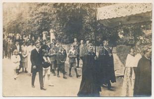 1921 Weggis, IV. Károly király és családja, úrnapi körmenet / Charles I of Austria, Corpus Christi procession. photo (EK)