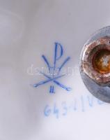 Herendi Viktória mintás talpas váza, talp illeszkedésénél kis repedésvonallal, pattogzásokkal, jelze...