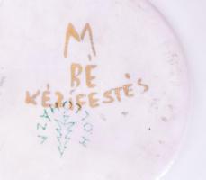 3 darab porcelánfestői jelzéssel ellátott tárgy, közte Hollóházi, kopással