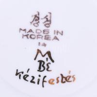 3 darab porcelánfestői jelzéssel ellátott tárgy, közte Hollóházi, kopással