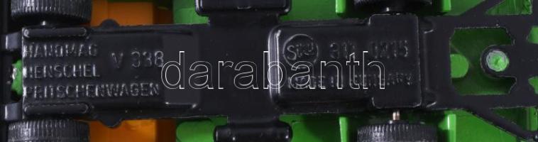 7 db magyar gyártmányú fém játék autó. Jelzettek, jó állapotban 7, 10 cm