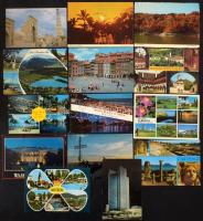 1680 db MODERN külföldi város képeslap dobozban, színes lapok, közte kevés fekete-fehér, főleg Európ...