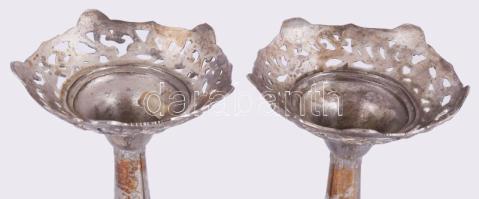 Ezüstözött gyertyatartó pár, m: 19 cm