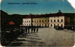 1918 Székelyudvarhely, Odorheiu Secuiesc; Gyalogsági laktanya, katonák. Dragomán kiadása / Military infantry baracks, soldiers + "K.u.k. Reservespital Fehértemplom Nr. 2. in Székelyudvarhely" (EM)