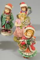 2 darab karácsonyi fiú és lány figura asztaldísz, műgyanta, hibátlan, m: 10,5 cm