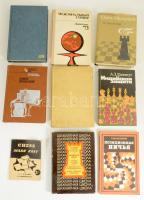 9 db idegen nyelvű sakk-könyv, nagyrészt orosz nyelven: Chess made easy; Chess Olypiads, stb. Kötetenként változó kötésben és állapotban