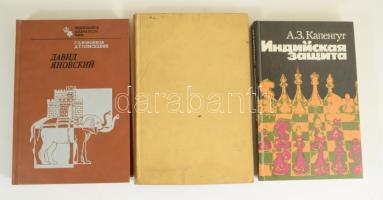 9 db idegen nyelvű sakk-könyv, nagyrészt orosz nyelven: Chess made easy; Chess Olypiads, stb. Kötete...