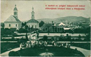 1905 Modor, Modra; evangélikus polgári leánynevelő intézet előkertjének középső része a főbejárattal / Lutheran girls' school, park (szakadás / tear)