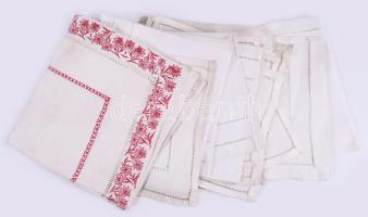 15 darab régi szalvéta, ölterítő, közte monogramos