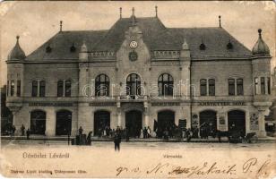 Léva, Levice; Kossuth tér, Városháza, Lang központi kávéháza, Kovács Sándor, Schweihs és Trebitsch, Amstetter Imre üzlete. Dukesz Lipót kiadása / square, town hall, café, shops, bank (gyűrődések / creases)