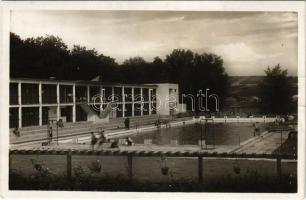 1939 Ungvár, Uzshorod, Uzhhorod, Uzhorod; Mestské koupaliste / Városi strandfürdő. Soma Balázs kiadása / swimming pool (gyűrődés / crease)