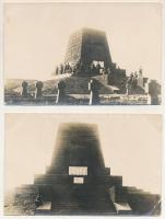 Racoviteni - 2 RÉGI fotós képeslap, a hegyen állt első világháborús katonai emlékműről, mára már lebontották / 2 pre-1945 WWI military monument photo postcards, later demolished