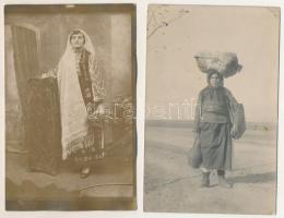 4 db RÉGI román népviselet fotós képeslap / 4 pre-1945 Romanian folklore photo postcards