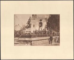 cca 1931 Hajmáskér, Hősök szobra (I. világháborús emlékmű) avatása, nyomat paszpartuban, kissé sérült, látható: 15x21,5 cm