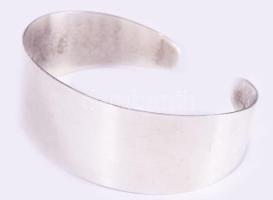 Ezüstözött gyertyatartó, m: 12 cm