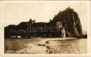 Dévény, Theben a. d. Donau, Devín (Pozsony, Bratislava); vár. Foto Fon / castle. photo (kis szakadás / small tear)