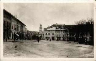 Lőcse, Levoca; Hlavné námestie / Fő tér, üzletek / main square, shops (EK)
