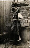 1939 Torockó, Rimetea; lány népviseletben / girl in Transylvanian folk costume. photo (EB)