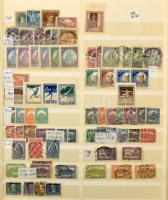 1950 előtti magyar bélyegek, köztük Krajcárosok, Turulok is, 10 lapos, A/4-esnél szélesebb berakóban