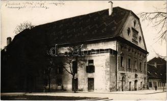 1930 Kolozsvár, Cluj; Magyar Nemzeti Színház (Farkas utcai kőszínház, az első magyarországi színházépület volt, 1821-ben nyitották meg, 1803-21 között épült) / Hungarian National Theatre. photo (EK)