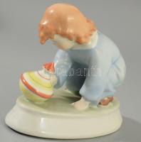 Zsolnay búgócsigás lány Terv: Sinkó. Kézzel festett, jelzett, 16x12 cm