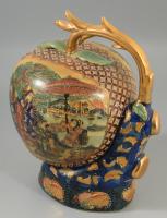 Satsuma moriage festéses porcelán asztaldísz, jelzett, kis kopással, m: 30 cm