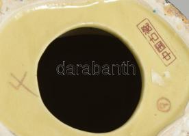 Satsuma moriage festéses porcelán asztaldísz, jelzett, kis kopással, m: 30 cm