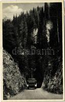 1938 Sztracena, Ztracena, Stracena, Stratená; Sztracenai-völgy, automobil. Lad. Szomoray kiadása / valley road, automobile