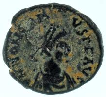 Római Birodalom 395-423 / Honorius / Konstantinápoly(?) / AE3 bronz (2,30g) T:VF Roman Empire 395-423 / Honorius / Constantinopolis(?) / AE3 bronze "DN HONORIVS PF AVG / VIRTVS-EXERCITI - [CONS?]" (2,30g) C:VF RIC X 61(?)