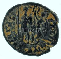Római Birodalom 395-423 / Honorius / Konstantinápoly(?) / AE3 bronz (2,30g) T:VF
Roman Empire 395-4...