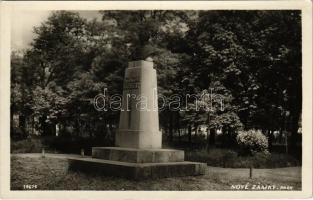 Érsekújvár, Nové Zámky; park, Czuczor Gergely szobor / park, monument