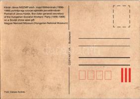 Kádár János MSZMP első-, majd főtitkárának (1956-1988) portréja egy szovjet ajándék porcelánvázán. M...