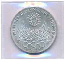 Német Szövetségi Köztársaság 1972. 10M Ag "Nyári Olimpiai Játékok München / Olimpiai Láng" T:AU lezárt fóliacsomagolásban Federal Republic of Germany 1972. 10 Mark Ag "Olympic Games Munich / Olympic Flame" C:AU in sealed platic case Krause KM#135