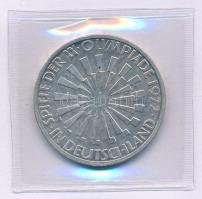 Német Szövetségi Köztársaság 1972F 10M Ag "Nyári Olimpia, München / Spirál (IN MÜNCHEN)" T:AU lezárt fóliacsomagolásban Federal Republic of Germany 1972F 10 Mark Ag "Olympic Games Munich / Spiral (IN MÜNCHEN)" C:AU in sealed platic case Krause KM#134