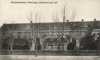 Kistapolcsány forester counsellor´s apartment (cut)