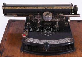 cca 1924 Scripta 5 írógép, fa talpon, 23x30 cm