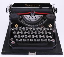 cca 1930 Mercedes Prima írógép magyar billentyűzettel, jelzett, jó állapotban, 30x31 cm