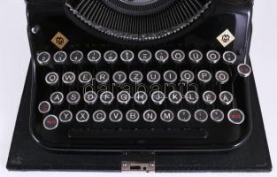 cca 1930 Mercedes Prima írógép magyar billentyűzettel, jelzett, jó állapotban, 30x31 cm