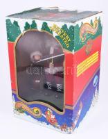 Elemmel működő táncoló-zenélő mikulás, újszerű, eredeti dobozában, m: 29 cm