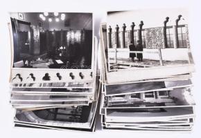 cca 1942 Kolozsvár, a M. Kir. Honvéd Hadtestparancsnokság épületét ábrázoló felvételek (külső homlokzat, belső terek, stb.), összesen 45 db fotó, részben pecséttel jelzettek, változó állapotban, többségükön albumba ragasztás nyomaival, 12,5x17,5 cm körüli méretben. (Az eredetileg román középiskolának tervezett épületet 1939-ben Rátz Mihály tervei alapján kezdték el építeni; a második bécsi döntés után 1941. márciusától Ormay János építészmérnök főhadnagy tervezte át a befejezetlen épületet, melyet végül 1942. január 18-án, Bárdossy László miniszterelnök és Bánffy Dániel földművelésügyi miniszter jelenlétében avattak fel.)