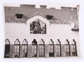 cca 1942 Kolozsvár, a M. Kir. Honvéd Hadtestparancsnokság épületét ábrázoló felvételek (külső homlok...