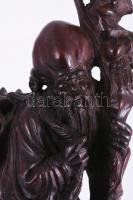 Keleti bölcset ábrázoló nemesfa faragott fa szobor. 31 cm