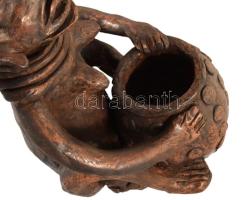 Catherine Gondrin: Afrikai nő üsttel. Mázas kerámia szobor, jelzett, hibátlan 22 cm