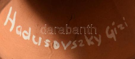 Hadusovszky Gizi: Hunyadi János. Részben mázas kerámia, jelzett, kis sérülésekkel, m: 31 cm