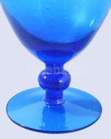 Anyagában buborékos színezésű kékszínű talpas váza, hibátlan, m: 22 cm