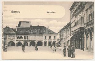 Beszterce, Bistritz, Bistrita; Marktplatz / Piactér, gyógyszertár, Kollmann &amp; Keresztes, Johann Lutsch, Heimberg és Társa, Glockner és Gajzágó üzlete, M. Binder könyv- és papírkereskedése és saját kiadása / market square, pharmacy, publisher's shop (kis szakadások / small tears)
