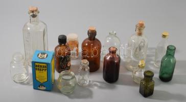 16 darab régi kis üveg, közte patikai, klf méretben