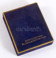 Némelly étkek készítési módgya. XVIII. századi kéziratokból összeáll.: Schram Ferenc. (Minikönyv.) B...