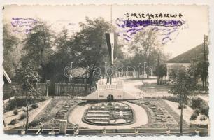 1942 Érmihályfalva, Valea lui Mihai; Magyar országzászló és virágágyás címer / Hungarian country flag and coat of arms flowerbed. photo (EK)